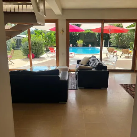 Maison De Avec Piscine A 5 Minutes De Perigueux *